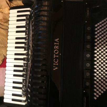 Victoria A420V accordion